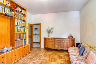 ARCISATE, VILLA BIFAMILIARE