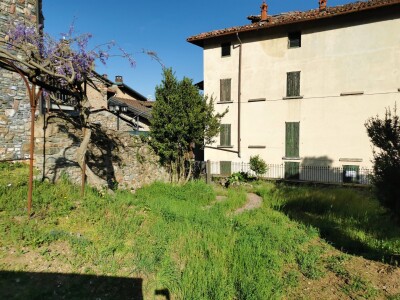 CUASSO AL MONTE, BORGNANA, TERRATETTO CON GIARDINO