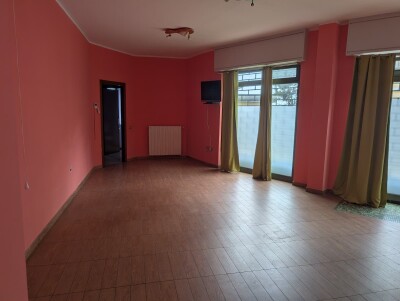 VARESE, VIALE BORRI, MONOLOCALE CON BOX