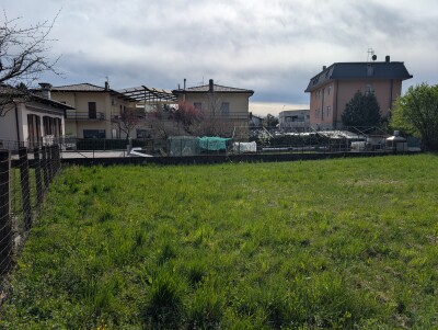 BISUSCHIO, FAVOLOSO TERRENO EDIFICABILE