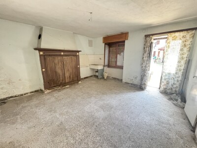BRENTA, PORZIONE DI CASA TERRA CIELO DA RISTRUTTURARE
