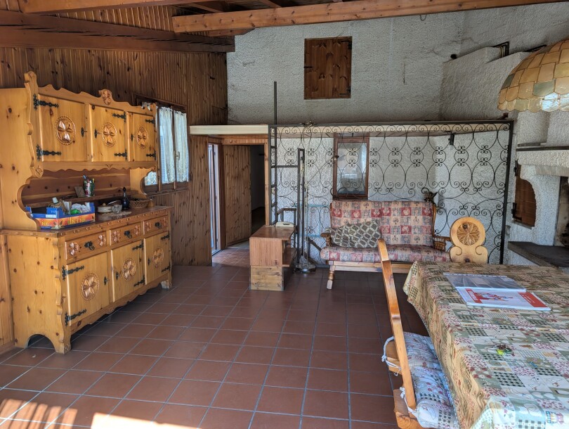 CUASSO AL PIANO, PORZIONE DI CORTE CON BOX-7