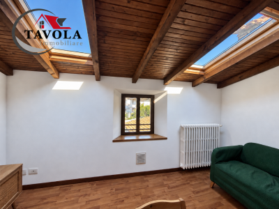 BRENTA, BILOCALE MANSARDATO CON TERRAZZINO COPERTO