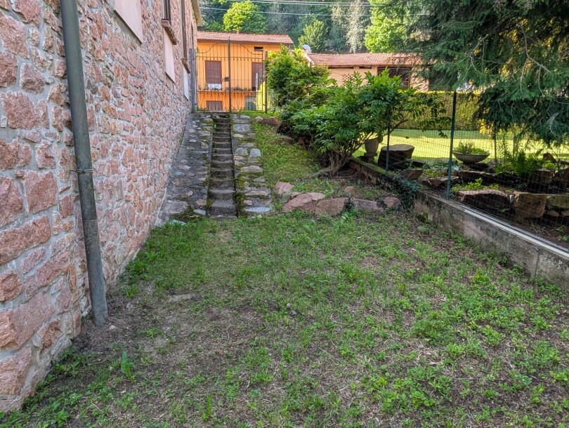CUASSO AL MONTE, CASA INDIPENDENTE CON AMPIA AUTORIMESSA-7
