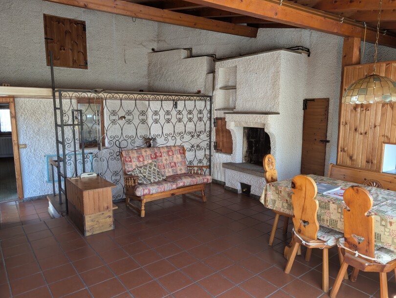CUASSO AL PIANO, PORZIONE DI CORTE CON BOX-8
