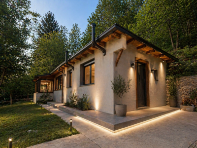 CUASSO AL MONTE, VILLA SINGOLA CON DEPENDANCE E BOSCO PRIVATO