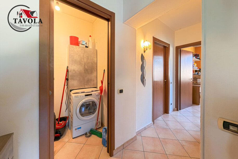 APPARTAMENTO TRILOCALE CON POSTI AUTO E GIARDINO-9