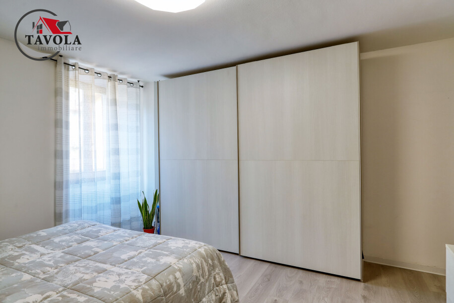 BISUSCHIO, TRILOCALE IN CORTE CON BOX-9