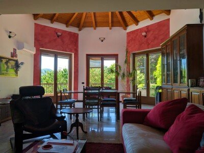 CUASSO AL PIANO, SIGNORILE VILLA CON PARCO