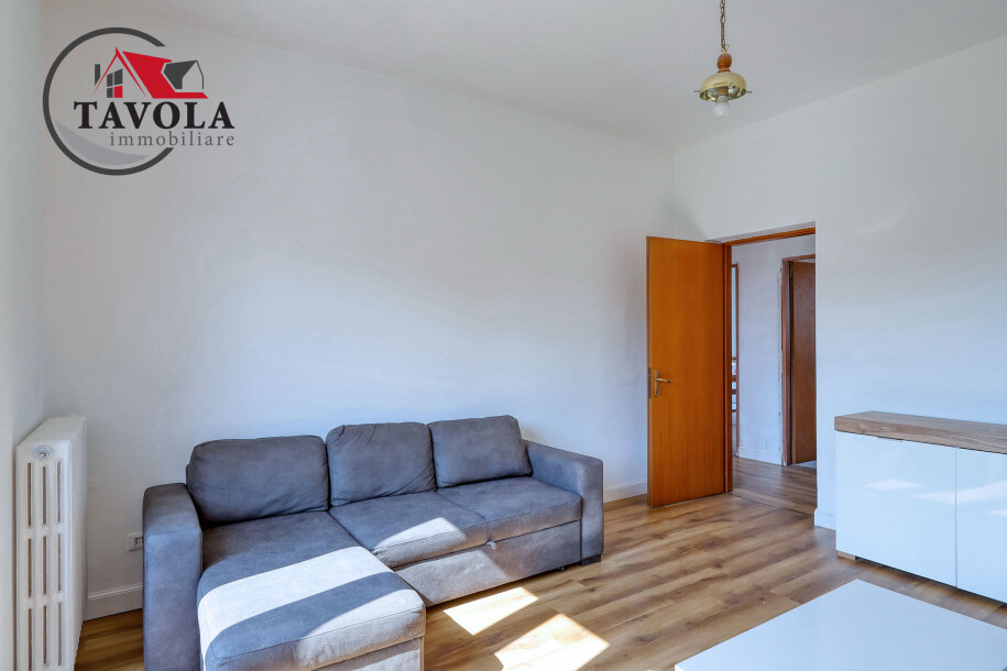 ARCISATE, TRILOCALE RISTRUTTURATO CON BOX E GIARDINO PRIVATO-9