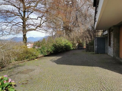 ARCISATE, SIGNORILE VILLA BIFAMILIARE-9