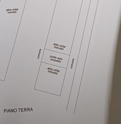 VARESE, POSTO AUTO SCOPERTO